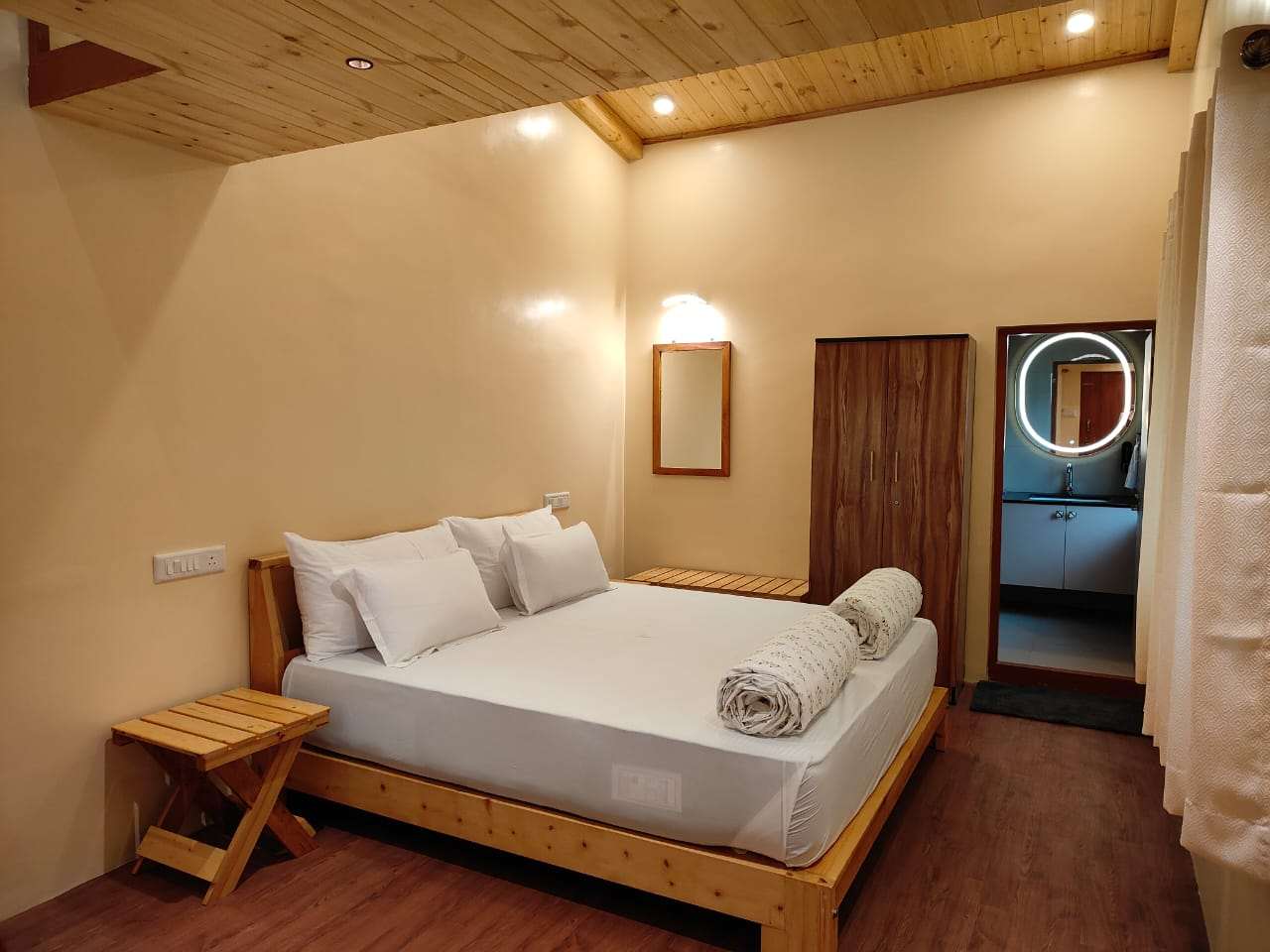 Garden View Loft interior