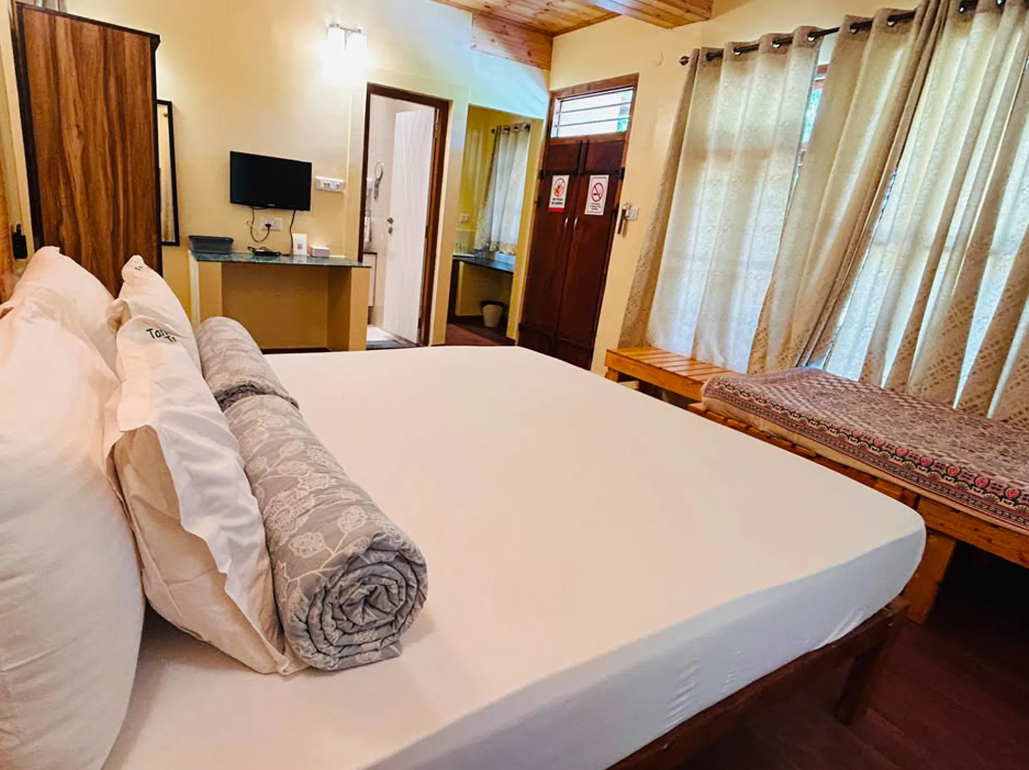 Garden View Room interior