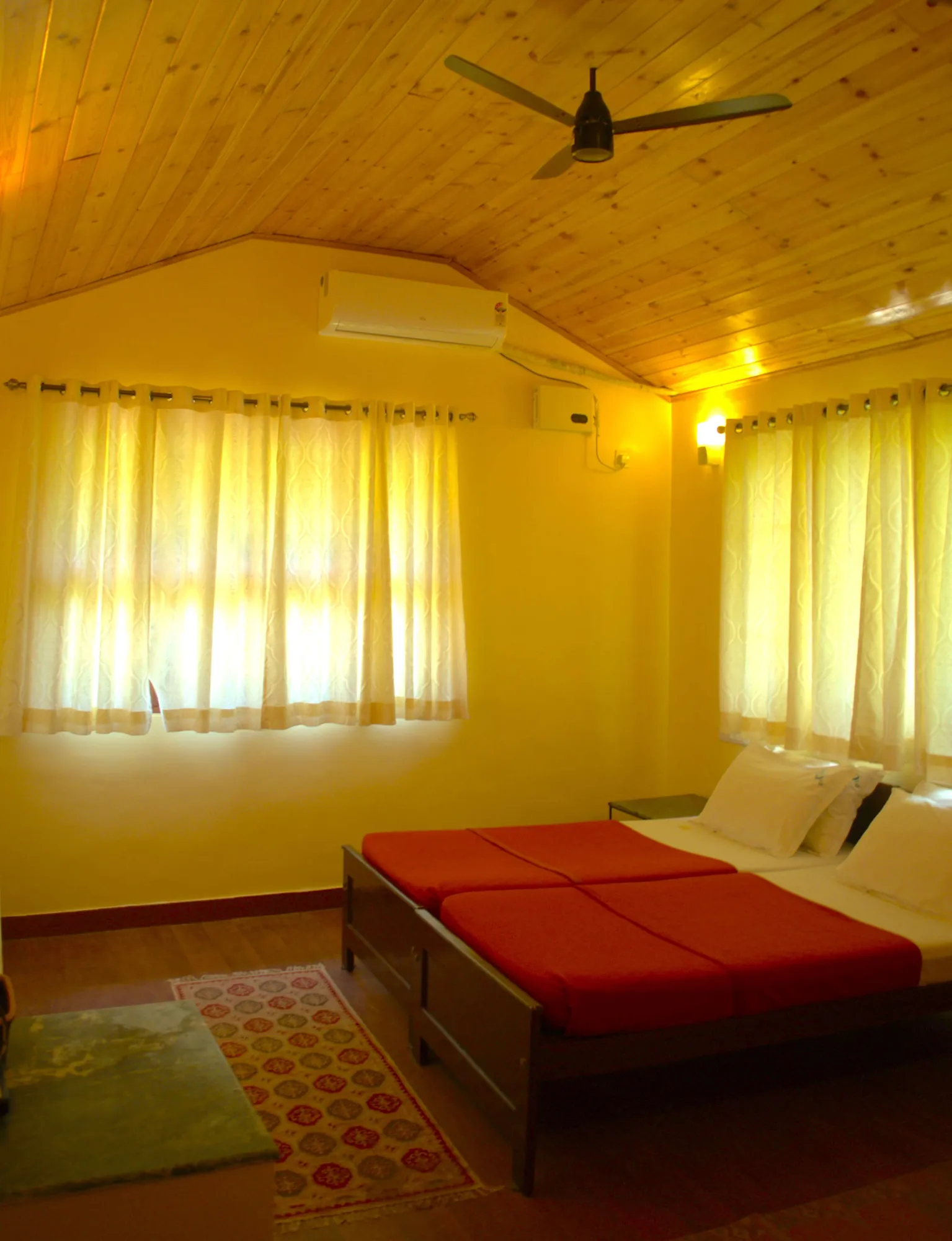 Mountain View Room interior